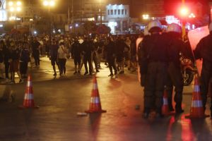 Μυτιλήνη: Ερευνες σε σπίτια για επιθέσεις σε μετανάστες