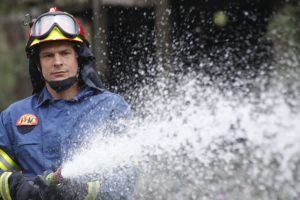 Φωτιά σε καταλύματα μεταναστών στη Νέα Μανωλάδα