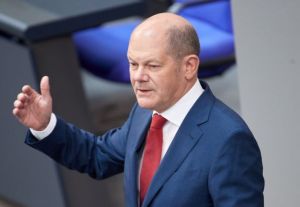 Σολτς: Θα δοθεί «ακόμη κάτι μικρό» στην Ελλάδα