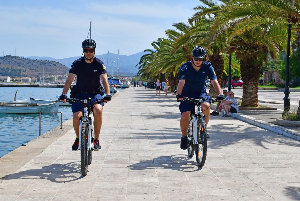 Αστυνομικοί με ποδήλατα και στην Κρήτη