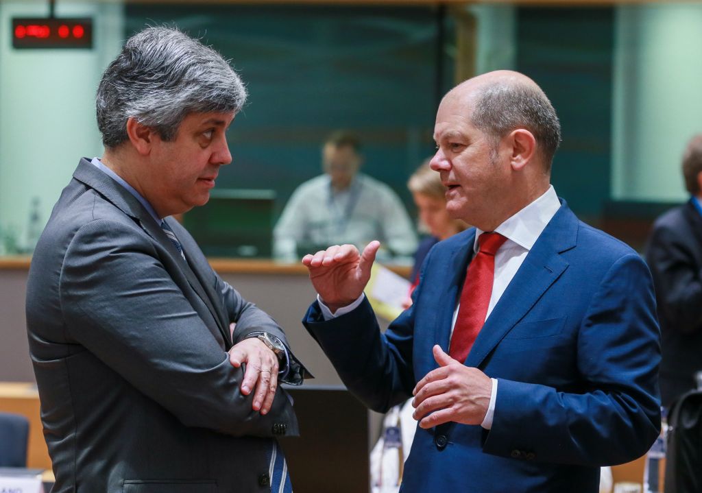 Αποκλείει τη διαγραφή του ιταλικού χρέους ο Σολτς