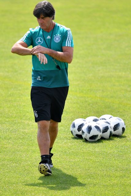 Κόβει σεξ και βεντετισμούς ο Λεβ στη Γερμανία