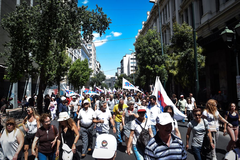 Γενική δυσαρέσκεια στην Ελλάδα καταγράφει το νέο Ευρωβαρόμετρο