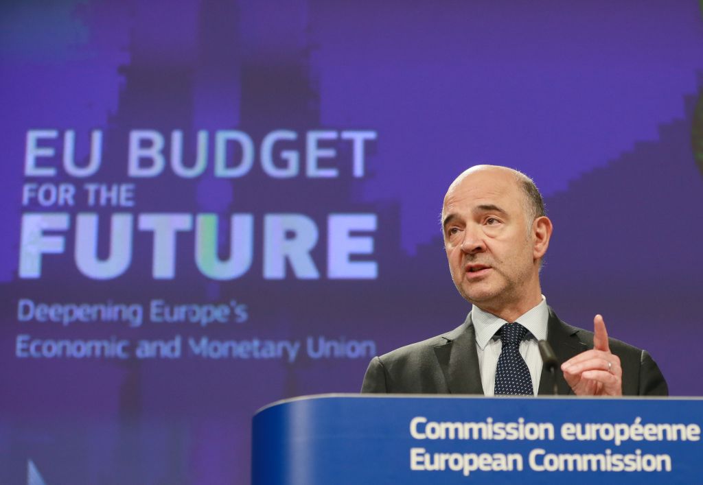Μοσκοβισί: Το Eurogroup οφείλει μέτρα ελάφρυνσης του ελληνικού χρέους