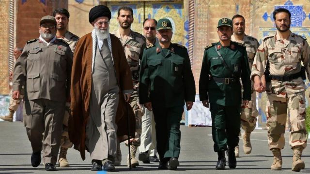 Ο τρίτος ήταν υποκείμενο γελοίο…