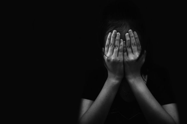 «Κλειστά στόματα» και ενδοοικογενειακή βία