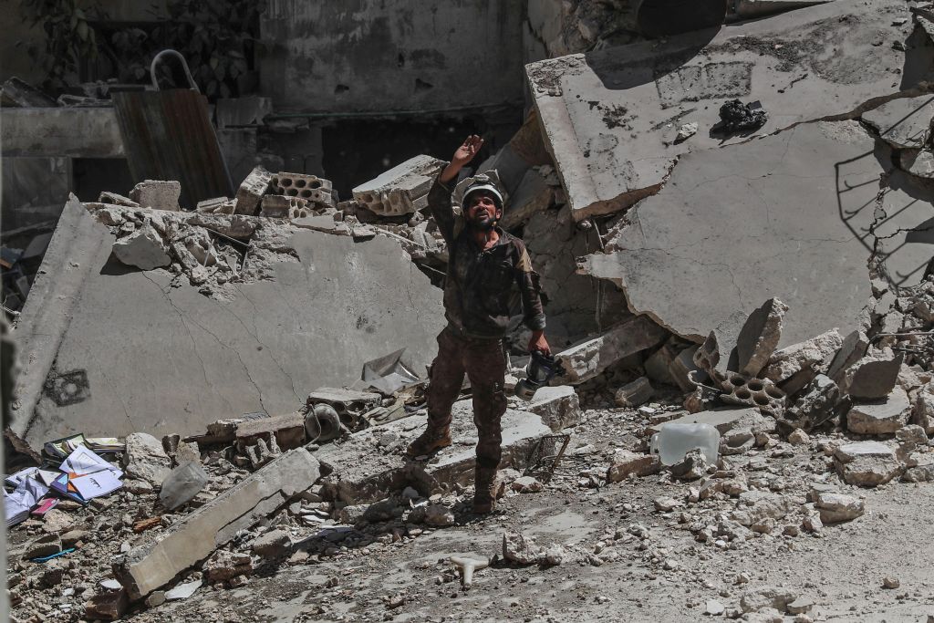 Νέες αεροπορικές επιθέσεις στην Συρία – Στους 38 οι νεκροί