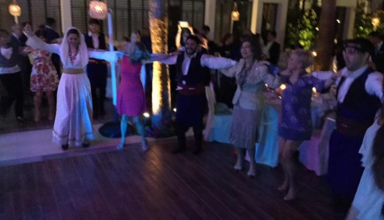 Ο τρελός χορός της τέως βασίλισσας της Ισπανίας, Σοφίας στην Κρήτη