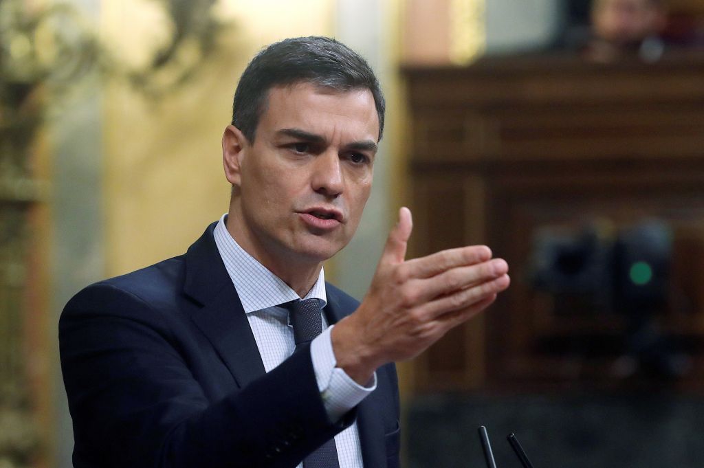 Ποιος είναι ο «ωραίος» Σοσιαλιστής που έγινε ξαφνικά πρωθυπουργός της Ισπανίας