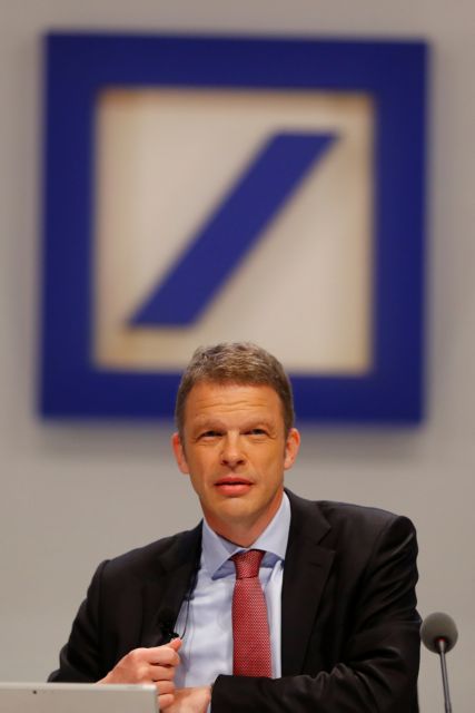 Τρικυμία μετά την υποβάθμιση της Standard & Poor’s