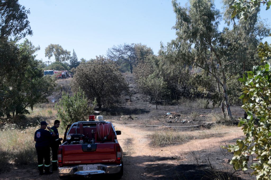 Υπό μερικό έλεγχο η φωτιά στο Αγρίνιο