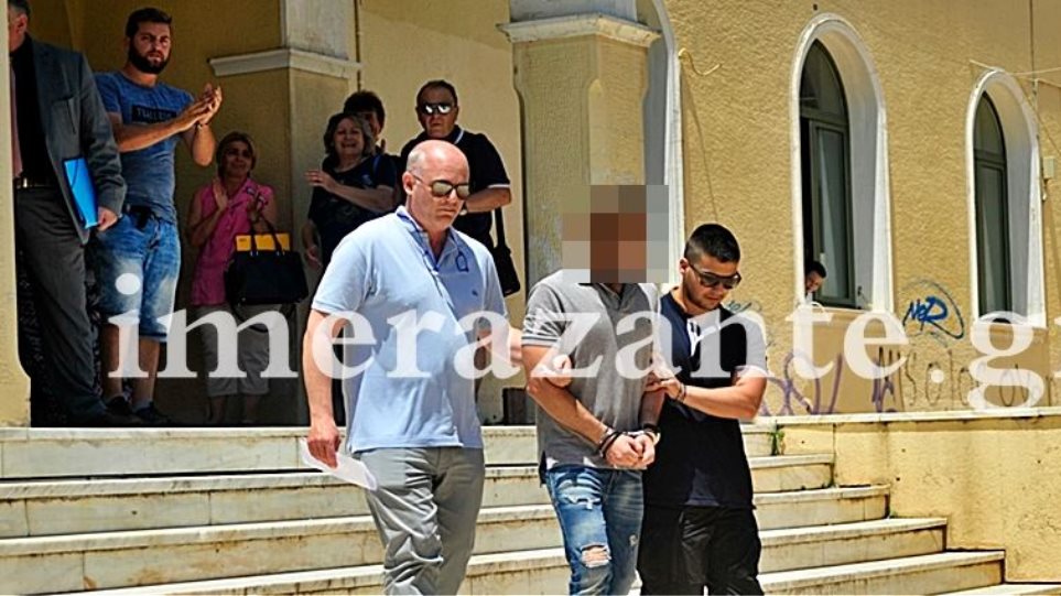 Πατροκτονία στη Ζάκυνθο: Ο κόσμος του φώναζε «μπράβο» και τον χειροκροτούσε