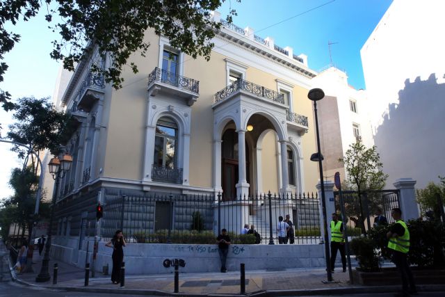 Η Χαντίντ, το κτίριο της Κανάρη, και ο Sting