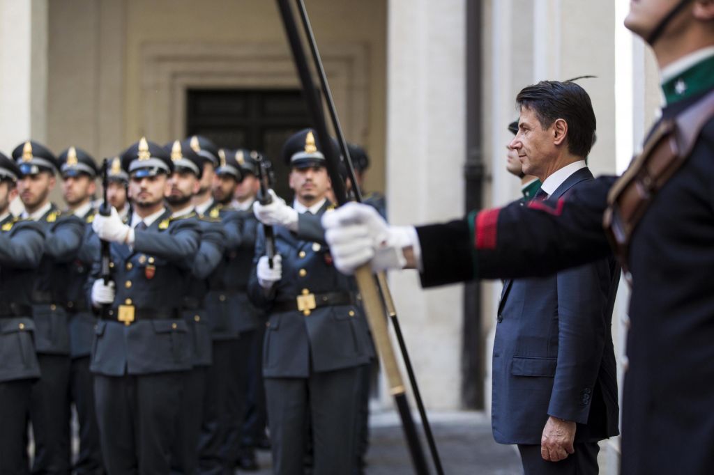 Spiegel: Ciao amore! Η Ιταλία αυτοκαταστρέφεται παρασύροντας την Ευρώπη