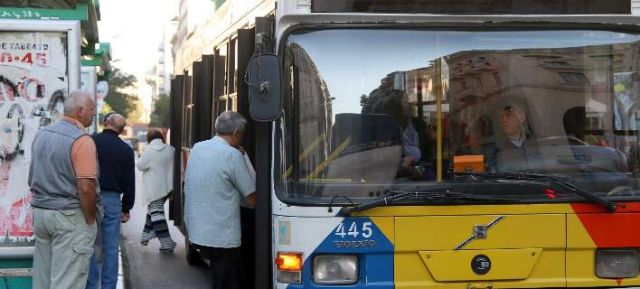 Απειλούσε με κατσαβίδι οδηγό και επιβάτες λεωφορείου