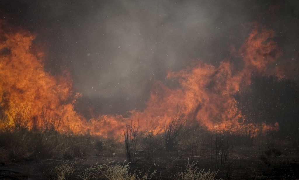 Υπό μερικό έλεγχο η πυρκαγιά στα Πολιτικά Ευβοίας