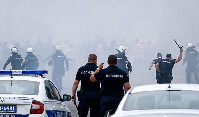 Συμπλοκές μεταξύ οπαδών του Ερυθρού Αστέρα και της Παρτίζαν