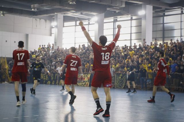 Ψάχνει το νταμπλ με επική ανατροπή