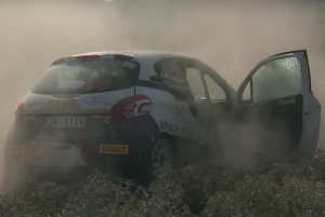 Η στιγμή που τουμπάρει αγωνιστικό στο ράλι Ακρόπολις