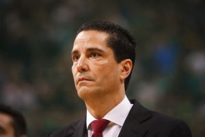 Σφαιρόπουλος: «Τι να σας πω για τη διαιτησία, δεν τα έχετε δει;»