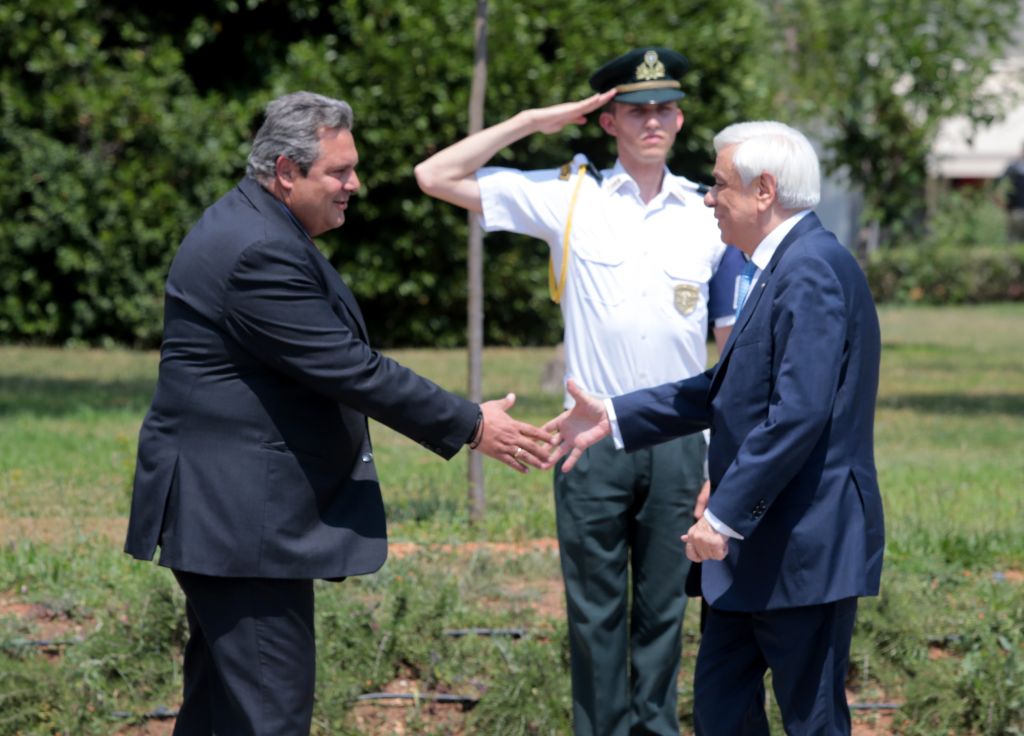 Επίσκεψη Παυλόπουλου στο υπουργείο Εθνικής Αμυνας
