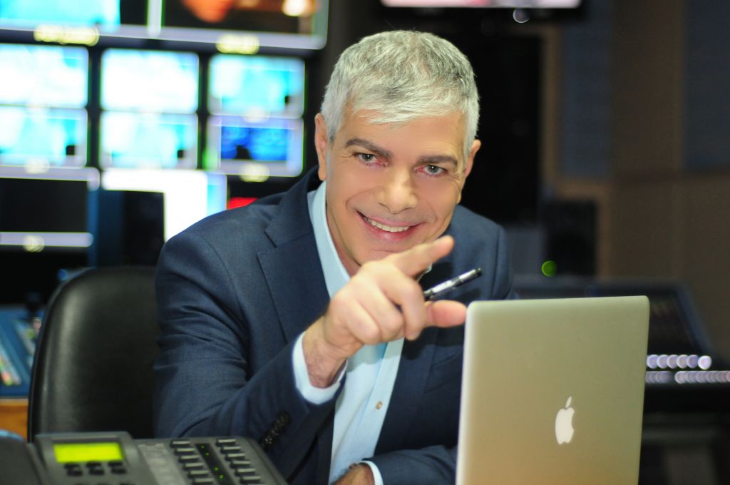 ΕΡΤ: Παραίτηση με αιχμές από το δελτίο ειδήσεων γνωστού παρουσιαστή