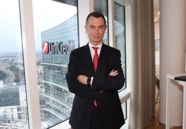 Η UniCredit θέλει γάμο με τη Societe Generale