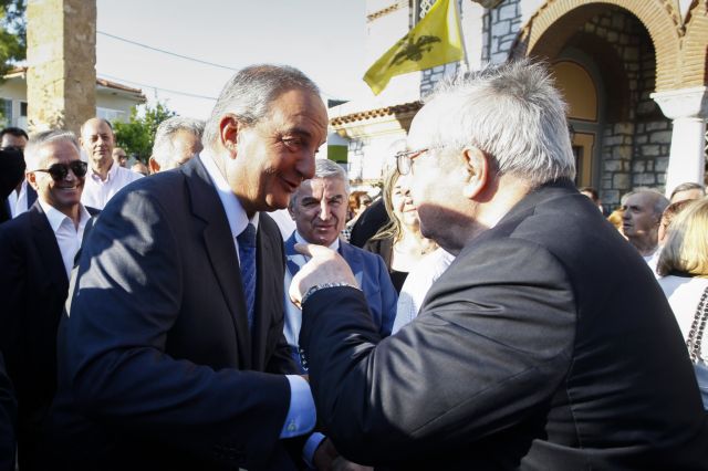 Εφυγε τυλιγμένος  με την ερυθρόλευκη