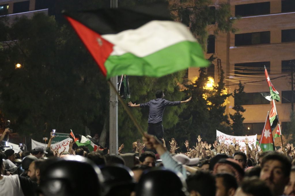 Ο βασιλιάς Αμπντάλα προειδοποιεί για τους κινδύνους αν συνεχιστεί η κρίση