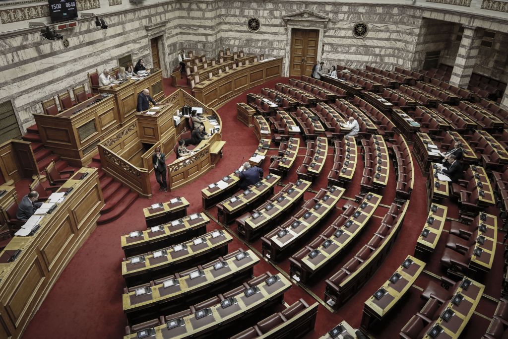 Την Παρασκευή στη Βουλή το νομοσχέδιο για το κλείσιμο της αξιολόγησης