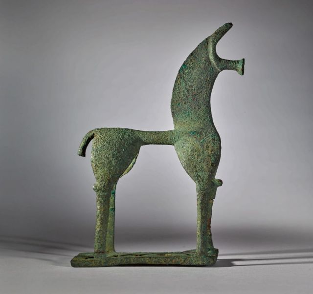 Ο οίκος Σόθμπις μηνύει την Ελλάδα!