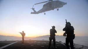 Κλιμακώνει την ένταση η Τουρκία: Σε επιφυλακή πολεμικά πλοία στο Αιγαίο