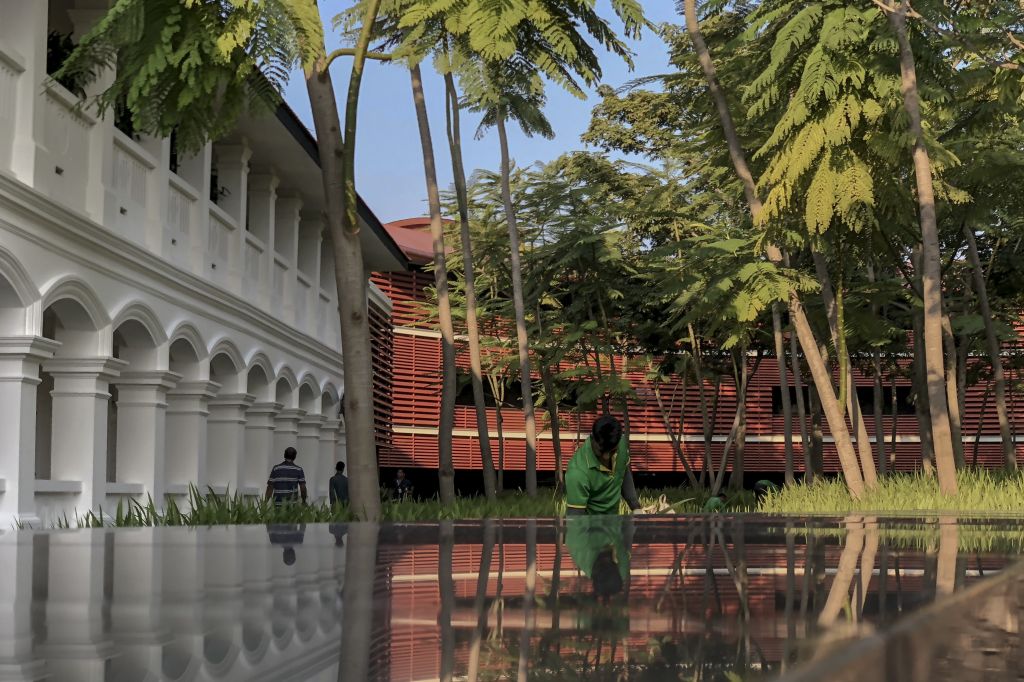 Η αιματηρή ιστορία του νησιού που θα συναντηθούν Κιμ και Τραμπ