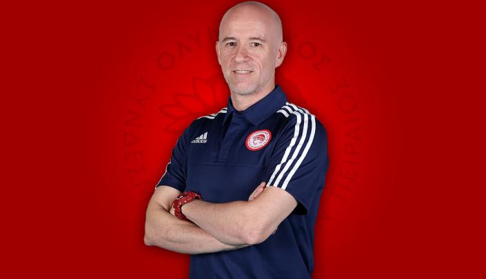 Βόλεϊ: Στον πάγκο του Ολυμπιακού για ακόμα δύο χρόνια ο Μπενίτεθ