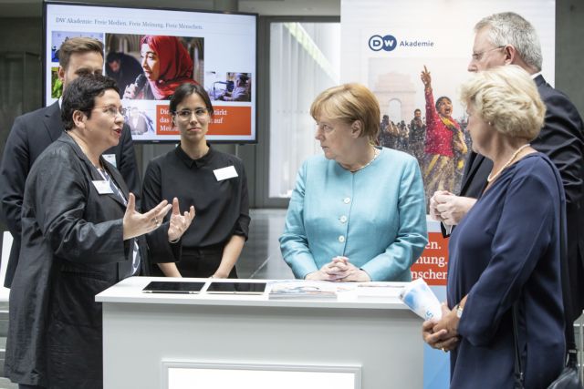 Θέλουν να «ξαναγράψουν» την ιστορία του Προσφυγικού