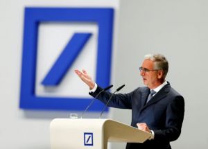 Φλερτ από Deutsche Bank για ντιλ με Commerzbank