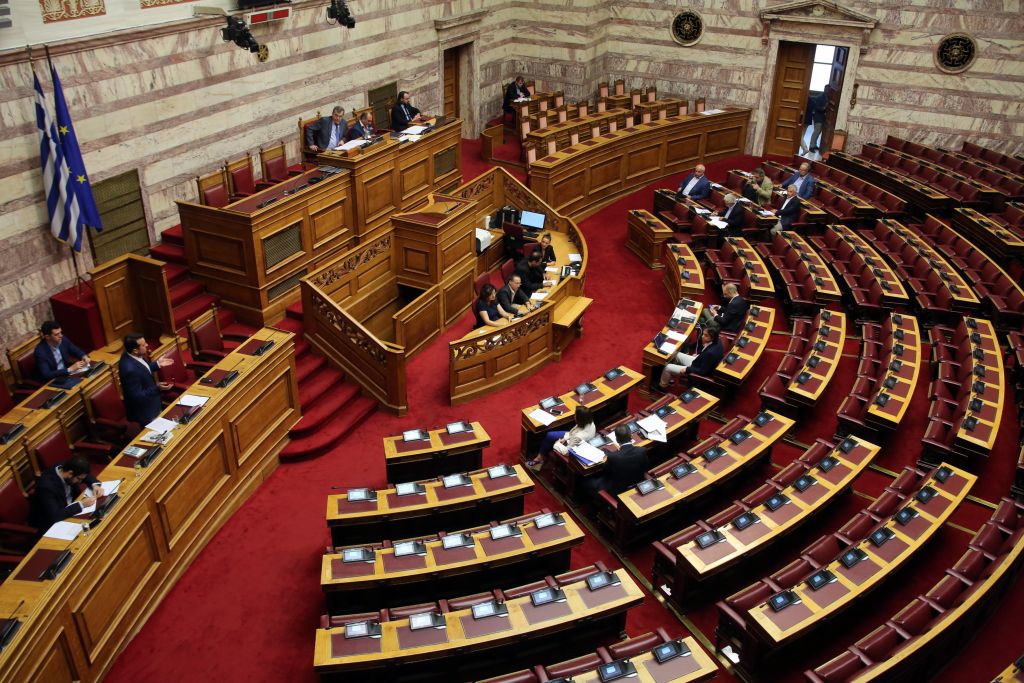 Συζήτηση στη Βουλή για την ΠΓΔΜ μετά την οριστικοποίηση της συμφωνίας