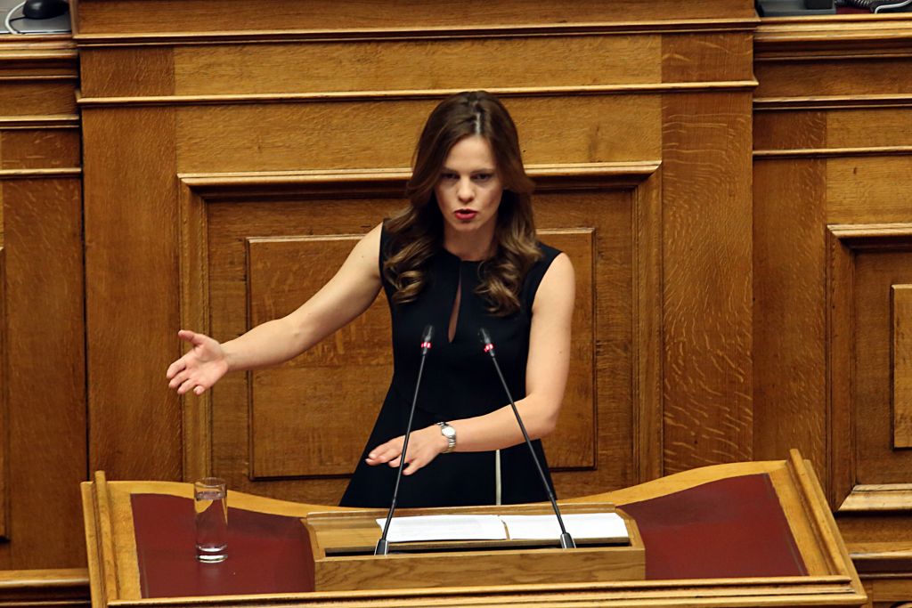 Αχτσιόγλου: Δεν είναι σωστό ότι θα κοπούν 2,8 δισ. από τις συντάξεις…