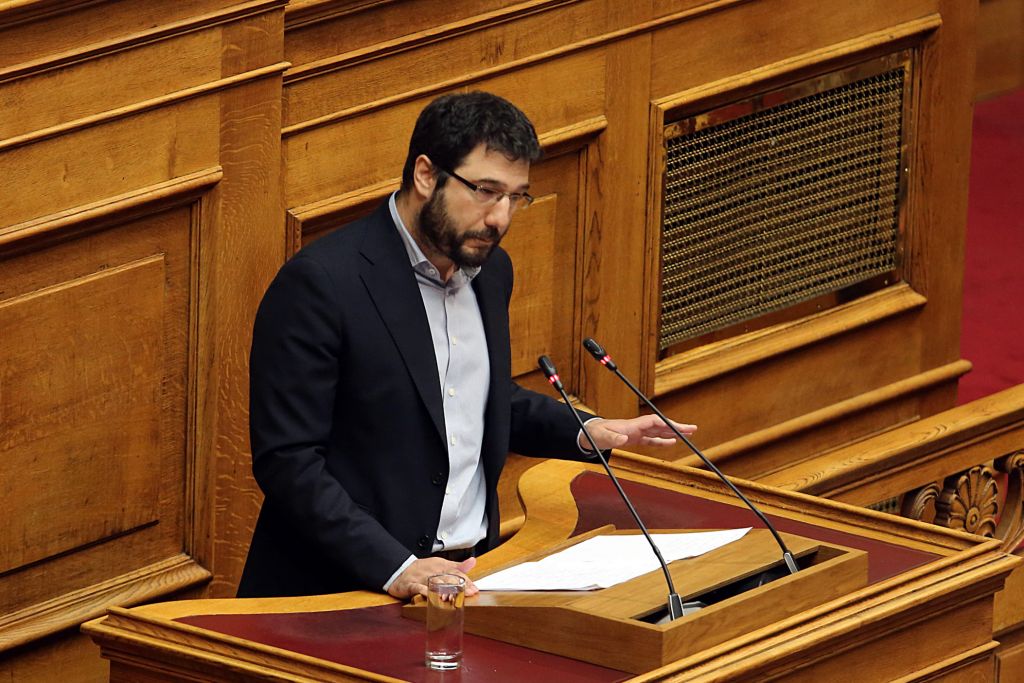 Ηλιόπουλος: Εχουν ληφθεί μέτρα ανακούφισης για τους εργάτες στη Μανωλάδα