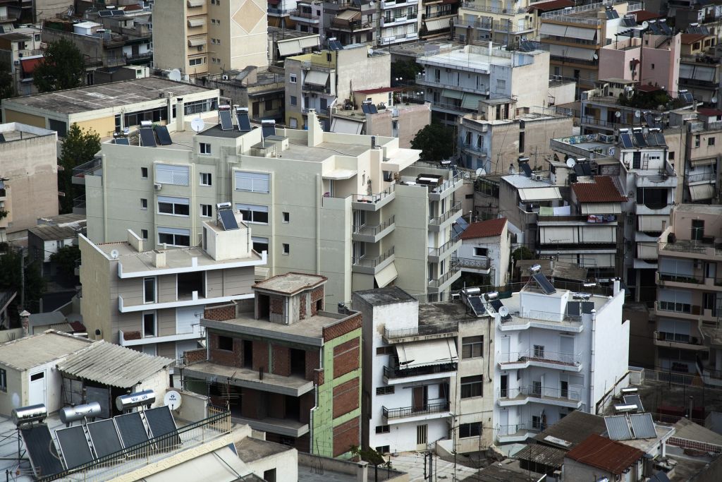 Φόρος ακινήτων: Αναλυτικά παραδείγματα με τις επιβαρύνσεις