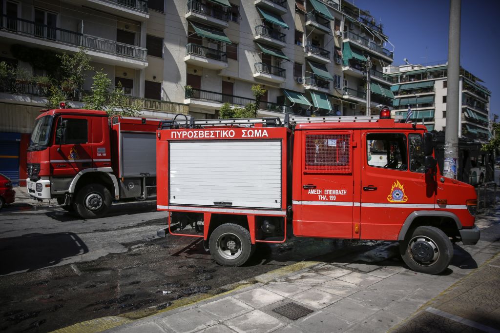 Θεσσαλονίκη: Φωτιές σε κάδους απορριμάτων στις Συκιές