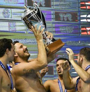 Συγχαρητήρια Μαρινάκη: Μια μυθική χρονιά για τον Ολυμπιακό