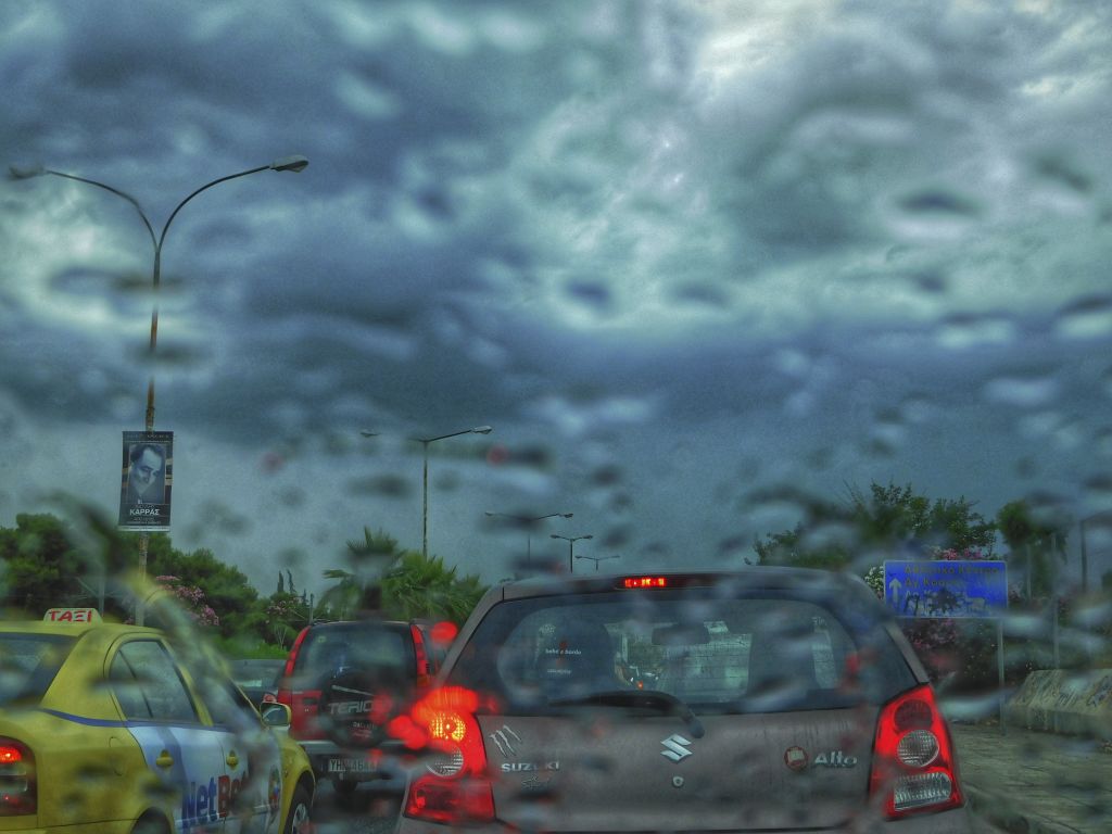 Καιρός: Βροχές, καταιγίδες και χαλάζι περιμένουν οι μετεωρολόγοι