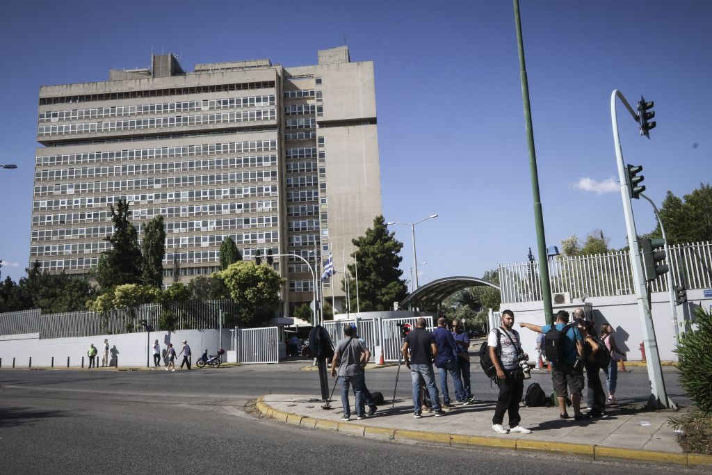 Στον εισαγγελέα την Τρίτη οι 20 του Ρουβίκωνα