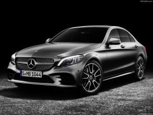 MERCEDES-BENZ C-CLASS: Στην ελληνική αγορά η μεσαία μπερλίνα