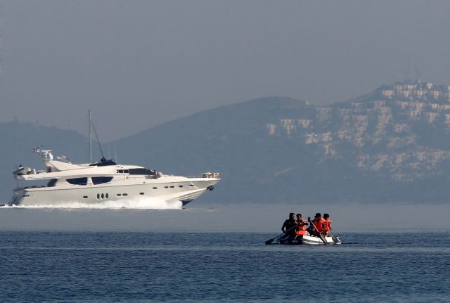 Πρόσφυγες, yachts και… σταυροφόροι στο Αιγαίο
