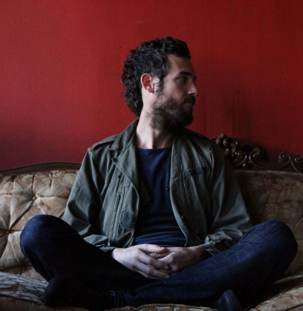 Διεθνής νεο-folk με ρίζες ελληνικές