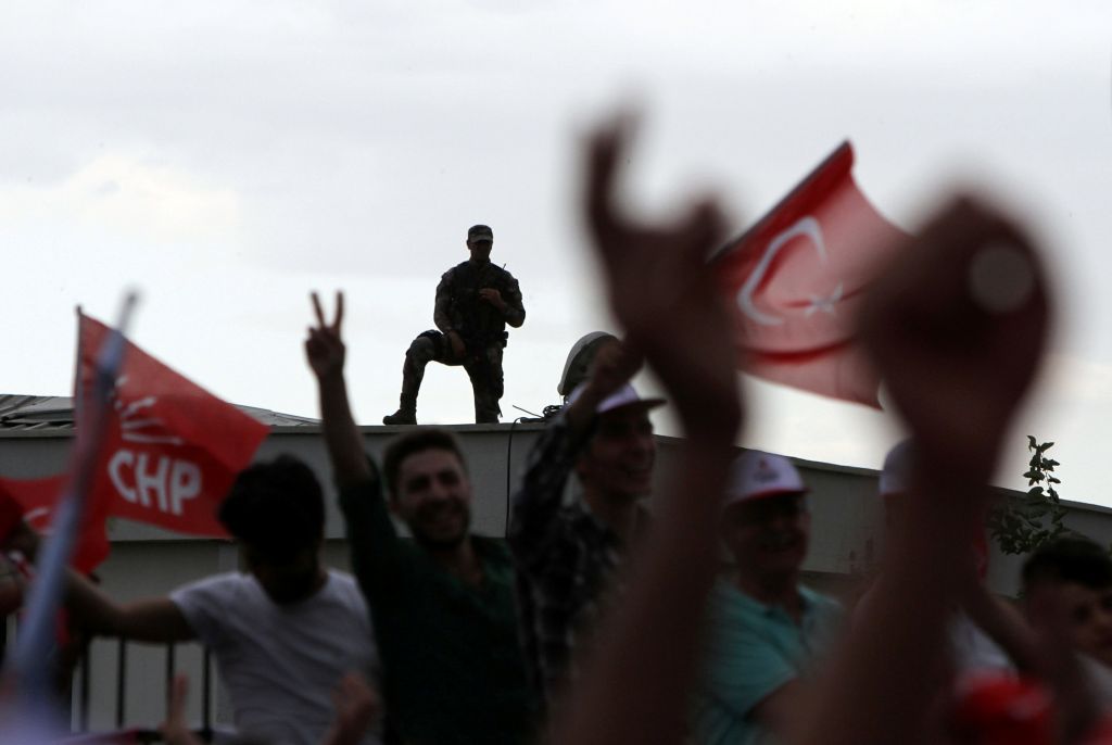 Τουρκία: Υπό κράτηση 47 άτομα για την αποτυχημένη απόπειρα πραξικοπήματος
