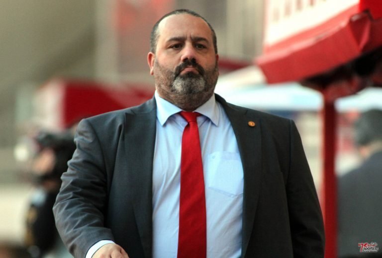 Λάβρος Καραπαπάς κατά κυβέρνησης, Καρτερού και Βαξεβάνη