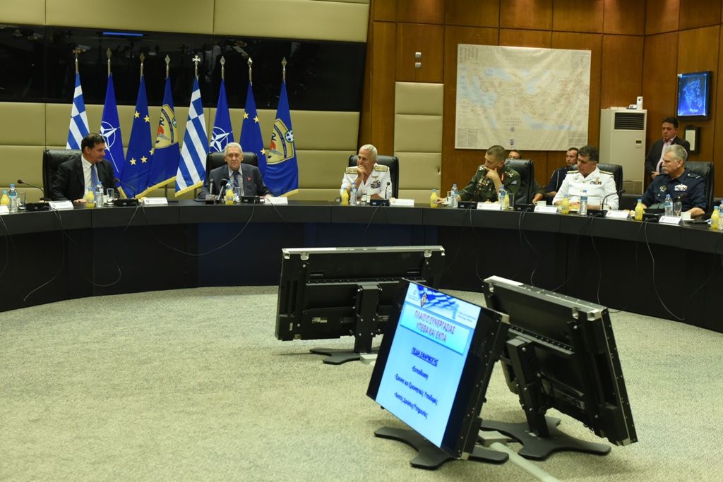 Συνεργασία του υπ. Αμυνας με το Πανεπιστήμιο Αθηνών